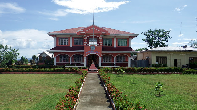 municipal hall and garden of Motiong Samar
