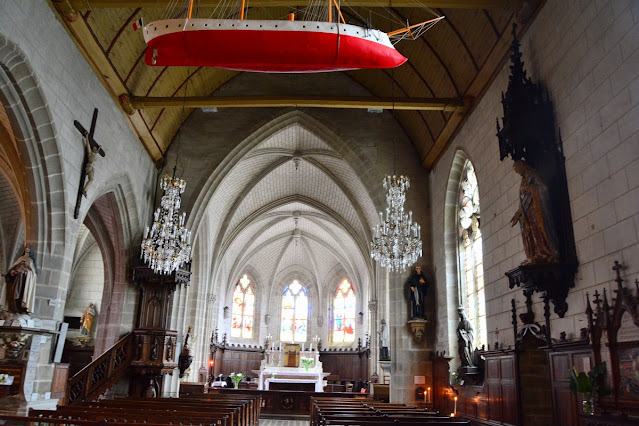 Intérieur de l'église Saint-Sauveur Saint Goustan