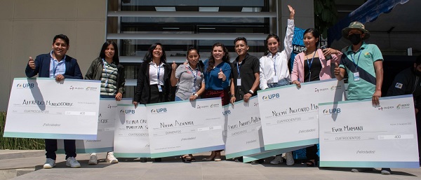 UPB entrega 15 premios en Feria  del Empleo y el Emprendimiento