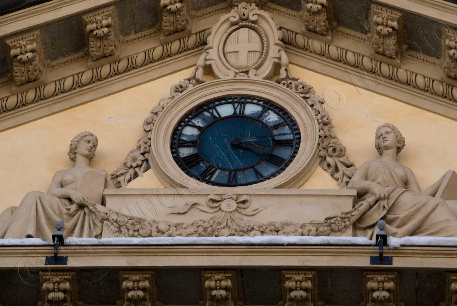 Foto orologio Palazzo della Prefettura Cuneo