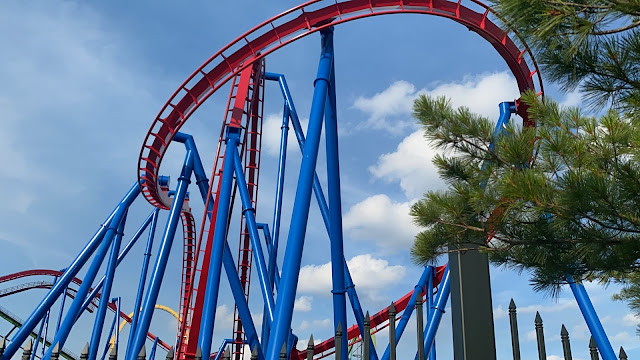 Six Flags Great Adventure Superman Ultimate Flight Flying Roller Coaster