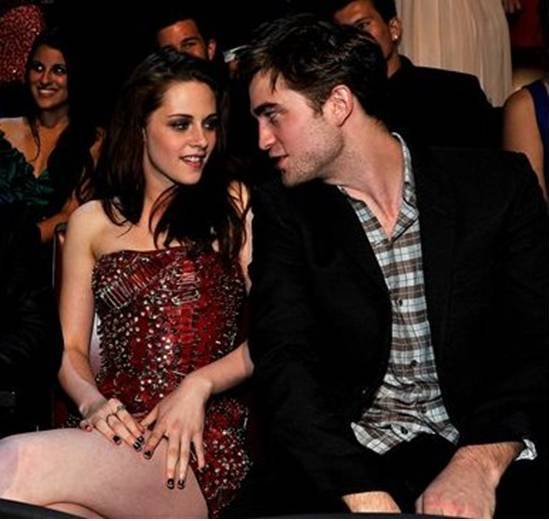 robert pattinson and kristen stewart 2011 mtv. Robert Pattinson and Kristen