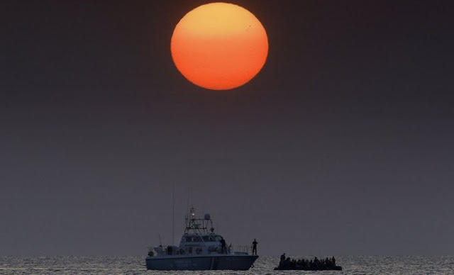 Ζητείται σωσίβιο για το έθνος