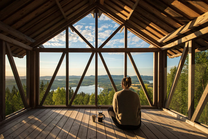 Bergaliv Loft House is a getaway on the hillside of Åsberget mountain in the north of Sweden.