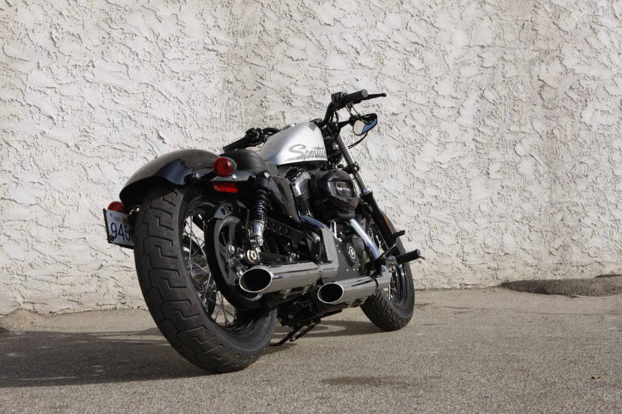 iron 883 fat front tire Forty Eight features the Electronic Sequential Port Fuel Injection 