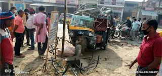 ट्रक व आटो की भिड़ंत में एक की हुई मौत, महिला समेत 4 की हालत गम्भीर | #NayaSaberaNetwork