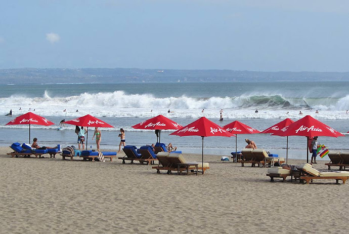 Sombrillas en la playa