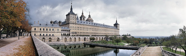 http://www.360cities.net/image/chapter-rooms-of-royal-seat-of-san-lorenzo-de-el-escorial-madrid