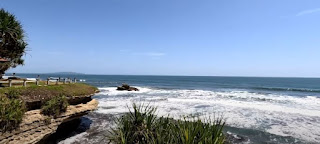 pantai batu hiu pangandaran - ombak pantai batu hiu pangandaran