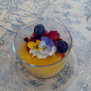 Mousse de mango con gelatina