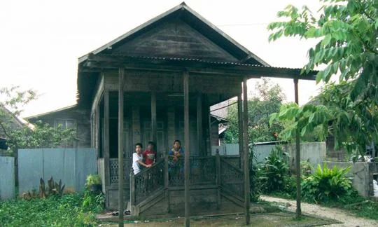 11 Rumah Adat Di Kalimantan Selatan Beserta Strata
