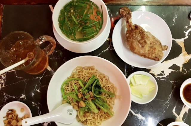 Fried Chicken at Ngu Ky Mi Gia, Tan Dinh, District 1