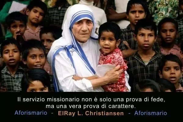 Foto di Madre Teresa di Calcutta con bambini