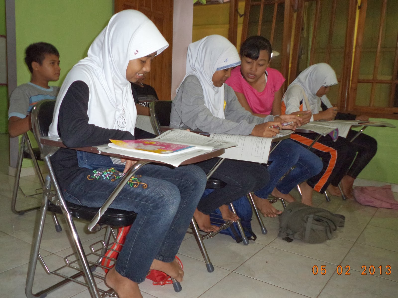 BIMBEL JSA selalu menemani adik adik untuk belajar yang menyenangkan sehingga materi pelajaran mudah di serap oleh siswa ayo adik adik yang belum bergabung