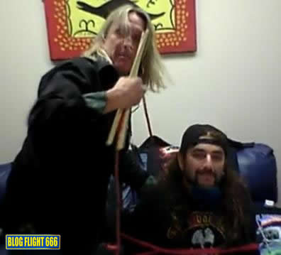 Nicko McBrain muito "bravo" com Mike Portnoy!