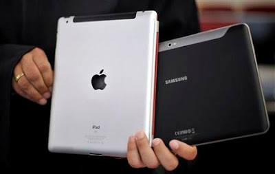 Apple iPad and a Samsung Galaxy Tab 10.1