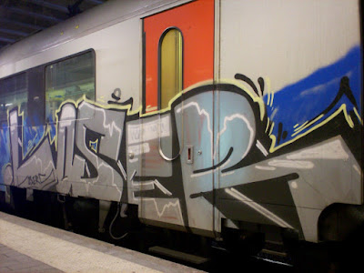 Loser graffiti