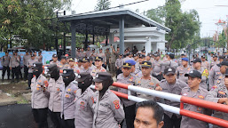 Jaga Kondusifitas, Polisi Laksanakan Pengamanan Aksi Damai di Pendopo Indramayu