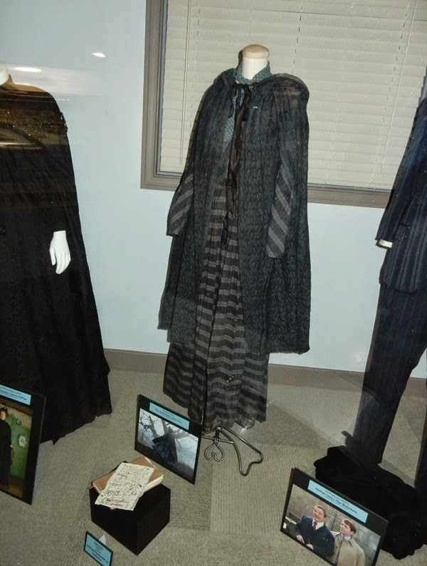 2011 Jane Eyre movie costume