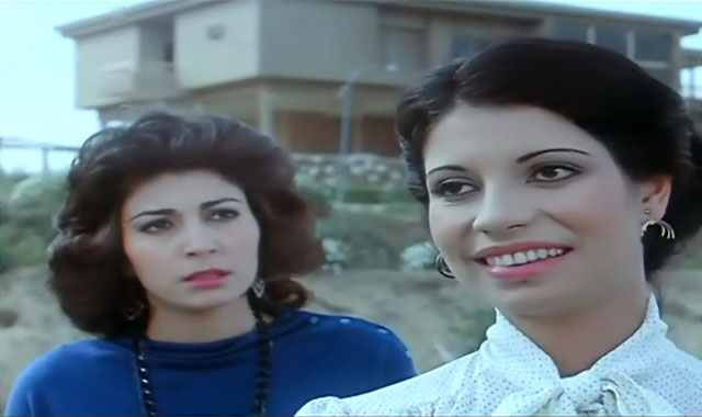 نجمة التسعينات عزة جمال وأحدث ظهور لها بالحجاب