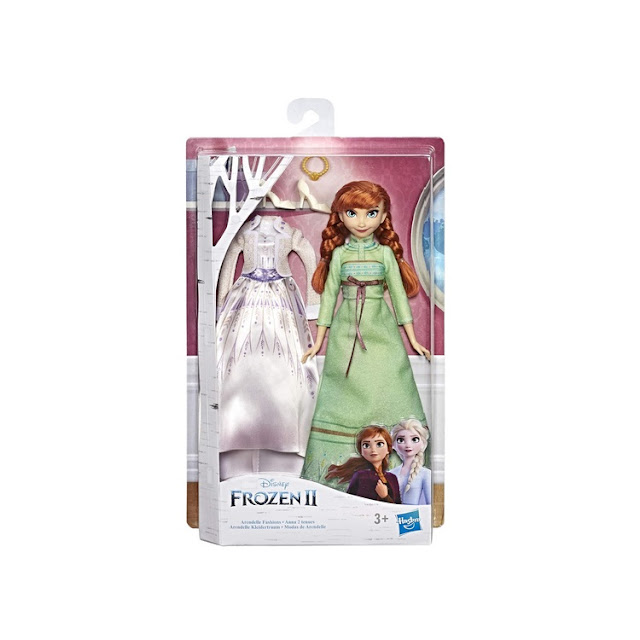Poupée Disney Frozen 2 : coffret Anna et deux tenues (chemise de nuit et robe).
