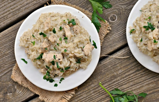 Creamy Parmesan One Pot Chicken and Rice #onepot #dinner