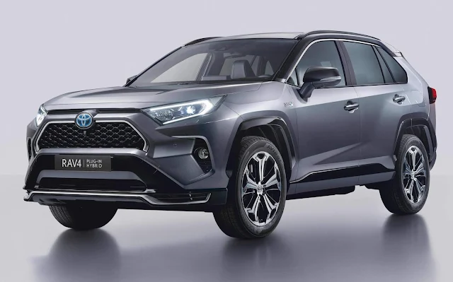 Toyota RAV4 Plug-in Hybrid é mais rápido que um Golf GTI