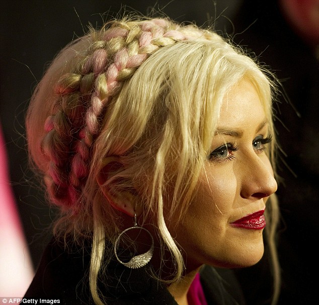 christina aguilera burlesque hair and makeup. Summery dress aside, Aguilera