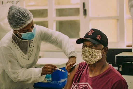 Duas mil pessoas não voltaram para tomar segunda dose da vacina contra a Covid-19 em Cabo Frio