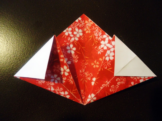 DIY Christmas Origami Flowers