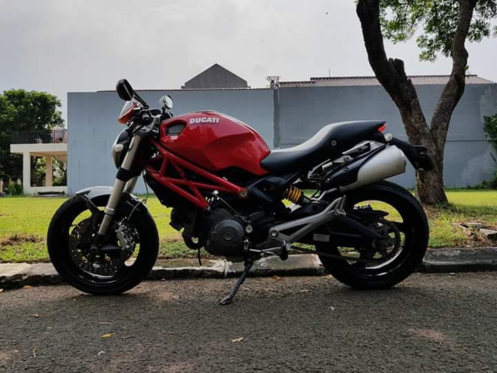 Bursa Moge Bekas DUCATI 696 2011 LAPAK MOTOR BEKAS MOTKAS