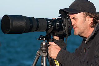 Andres Bonetti fotografiando orcas en el canal de ataque en Punta Norte