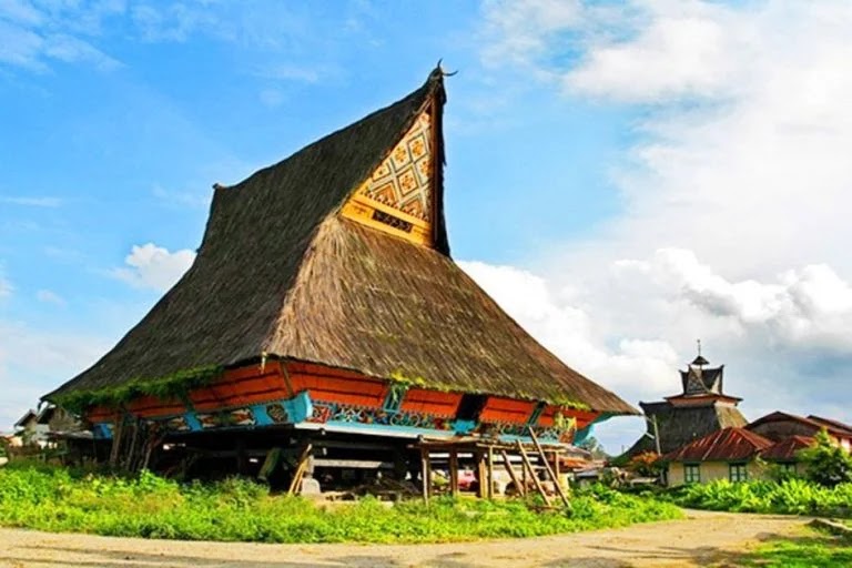 rumah adat karo sumatera utara