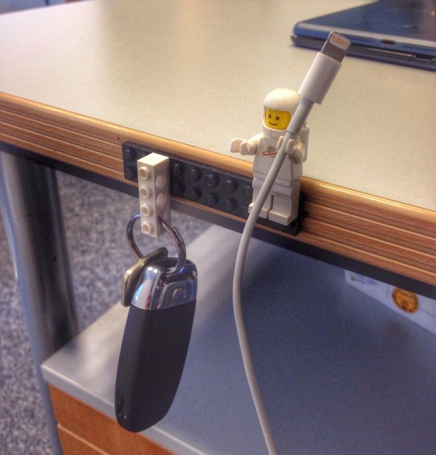 Minifigure Cable Holder