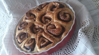 rollos de canela rellenos de chocolate crema de cacao nocilla nutella masa levado cinnamon rolls deliciosos receta con horno Cuca