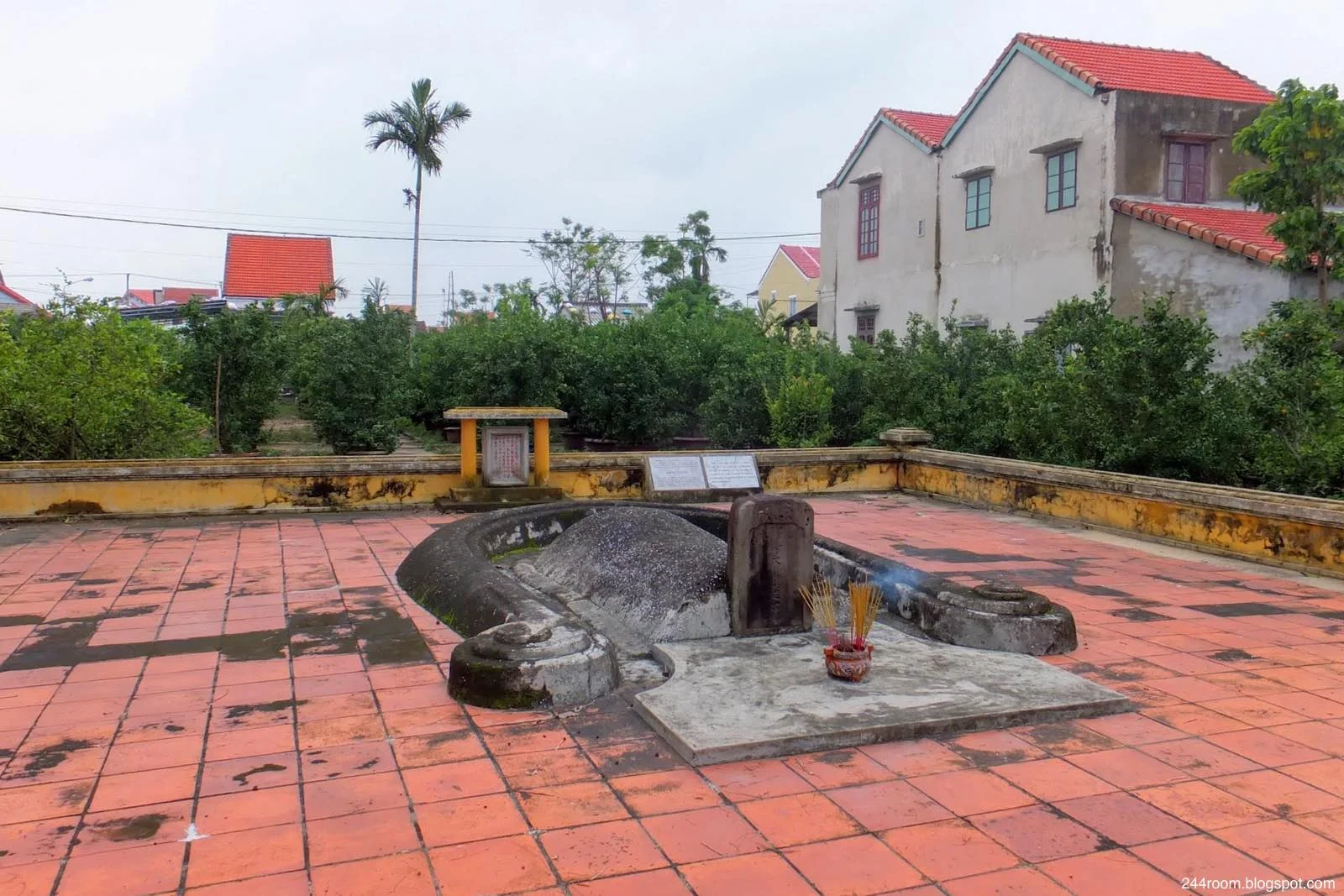 ホイアンの日本人墓地　Japanese-tomb in Hoian Vietnam