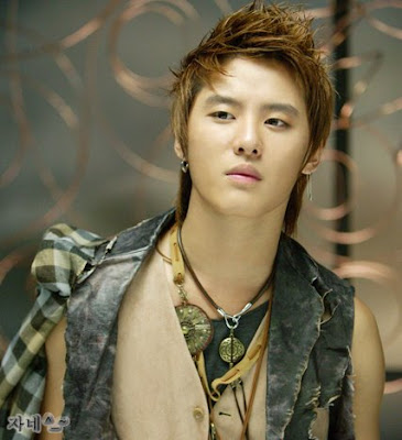 Cool asian hairstyle from Kim JunSu.