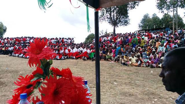 Sabbath day meeting crowds in Rural Kenya