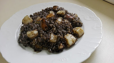 Receta de arroz negro con sepia y mejillones.