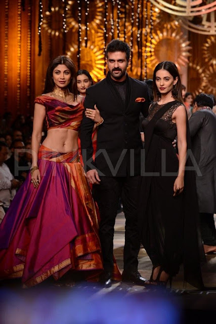 Shilpa Shetty Ramp Walk for Tarun Tahiliani at WLIFW AW-14