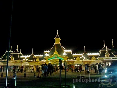 Enchanted Kingdom Victorian Entrance at night