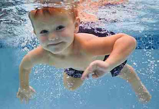 manfaat anak berenang