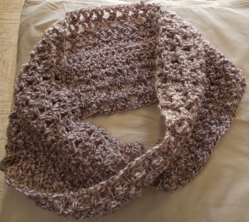 Sweet Nothings Crochet pattern blog, gorgeous pattern for a mobius cowl, unending cowl pattern,