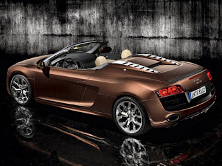 Audi R8 Spyder вид слева