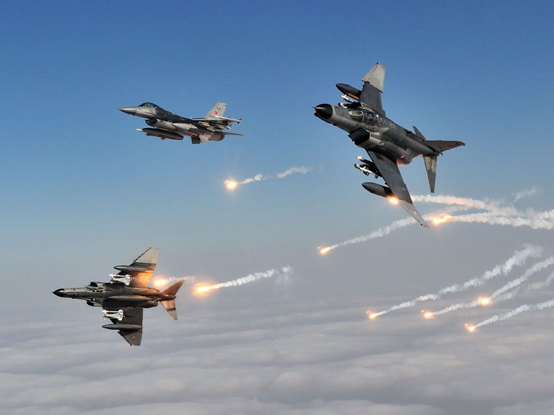 Pesawat Turki Malah Bombardir Militan Kurdi