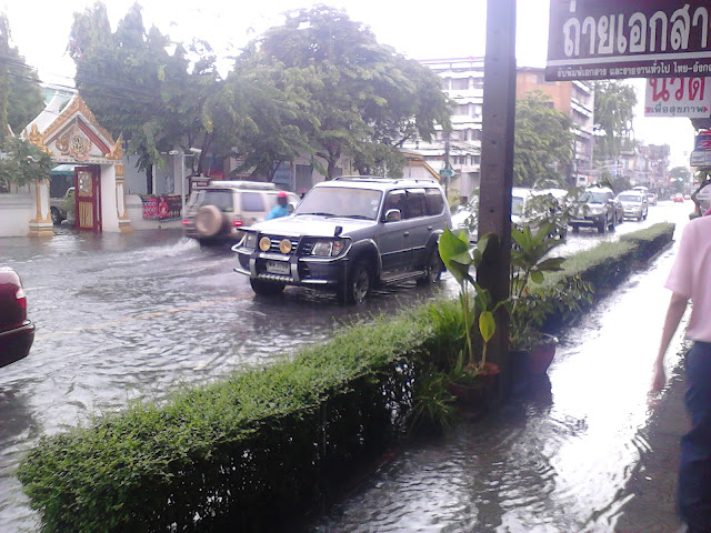 bangkok waterflood 2012, bangkok rainy season, tropical rain, наводнение бангкок 2012, тропический ливень, бангкок дожди Таиланд