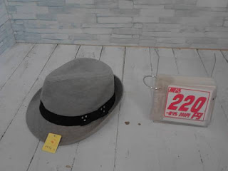 中古品　グレー　帽子　２２０円