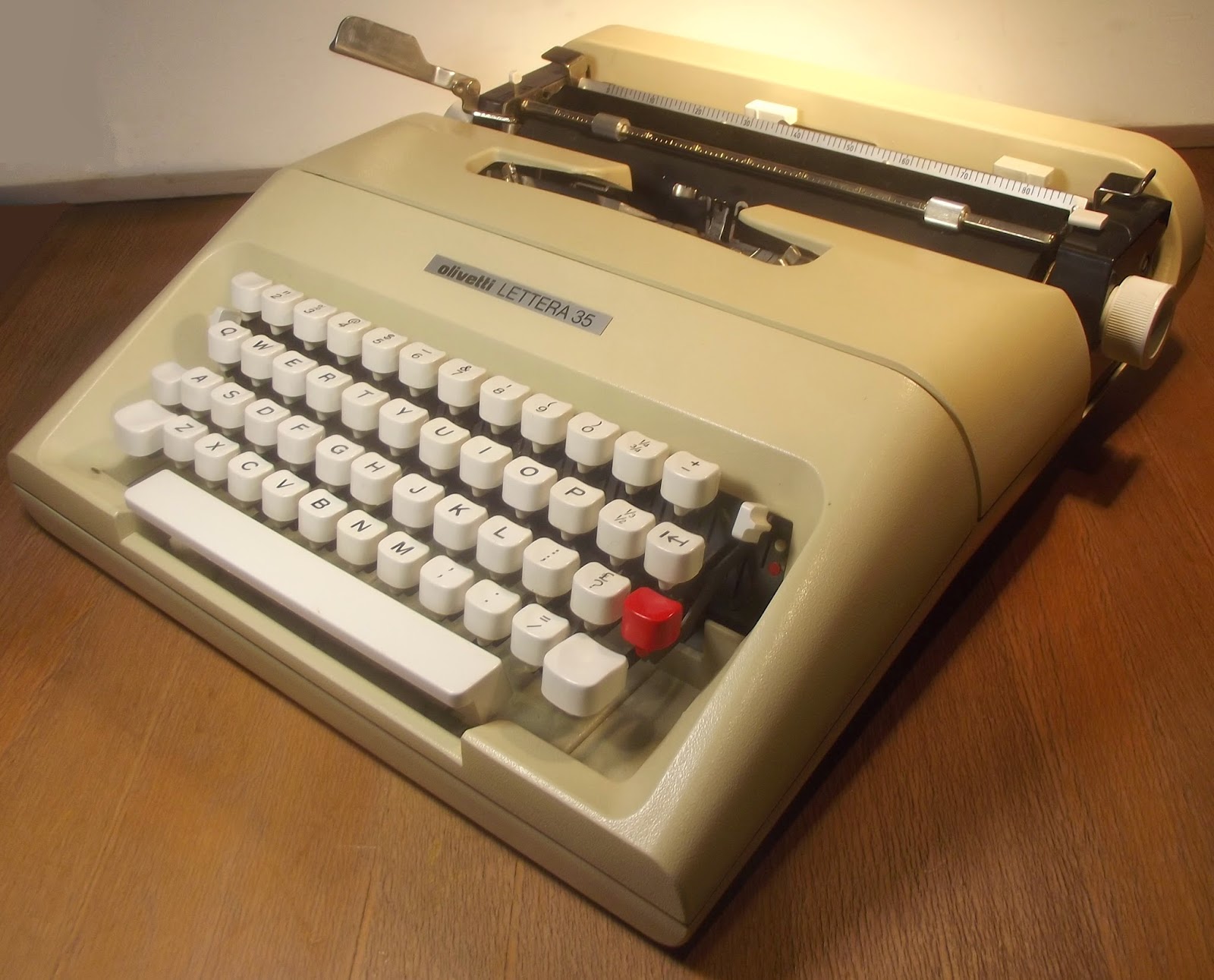 olivetti lettera 35. maquina de escribir metáli - Buy Antique