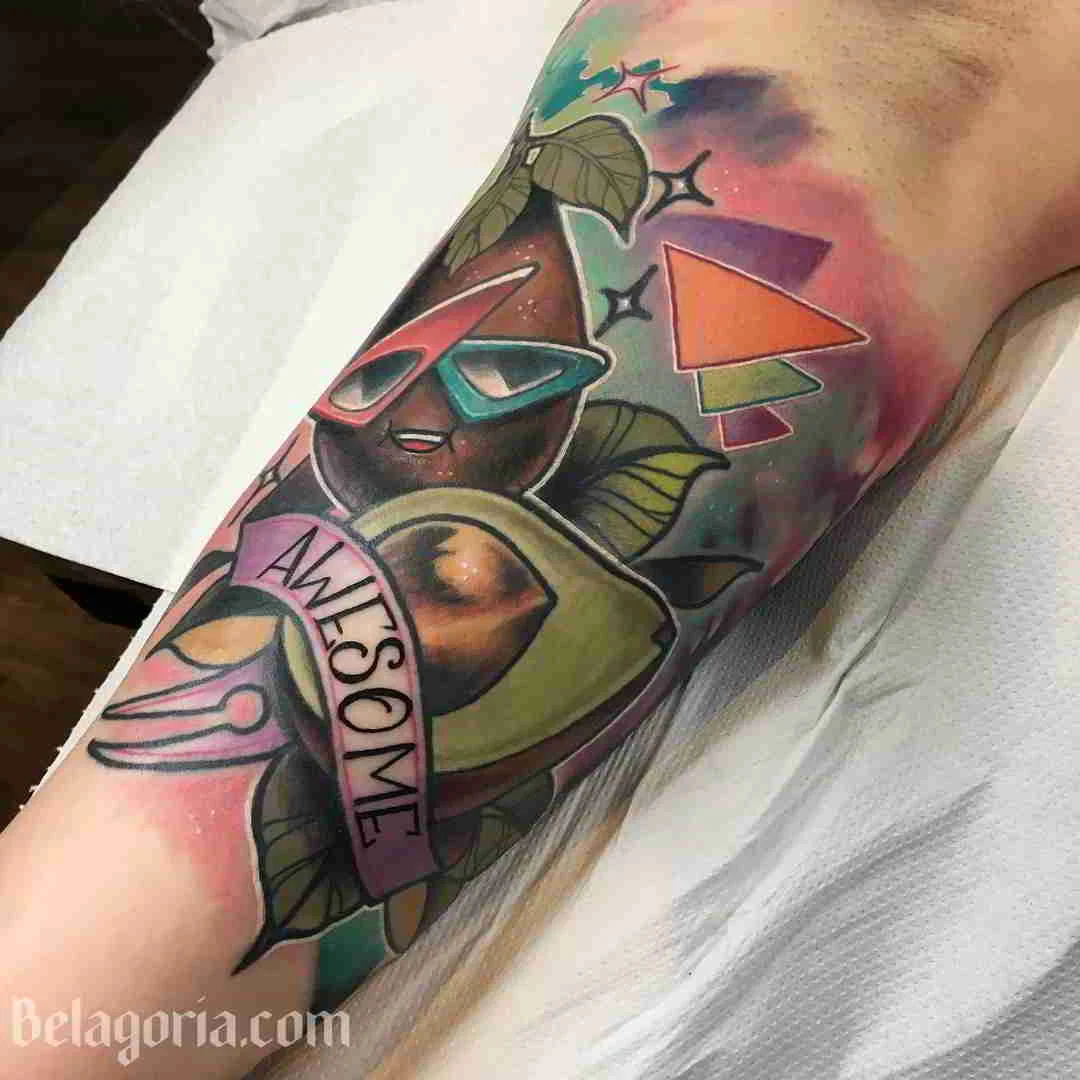 Un tatuaje new School para mujer muy colorido