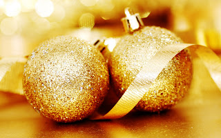Golden Balls and Ribbons Christmas Decoration Wallpaper HD